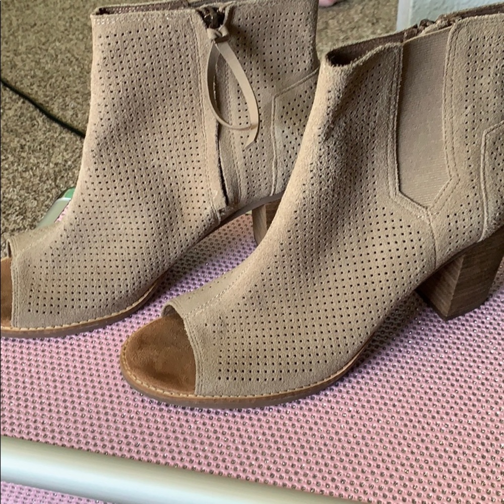 Toms Heels